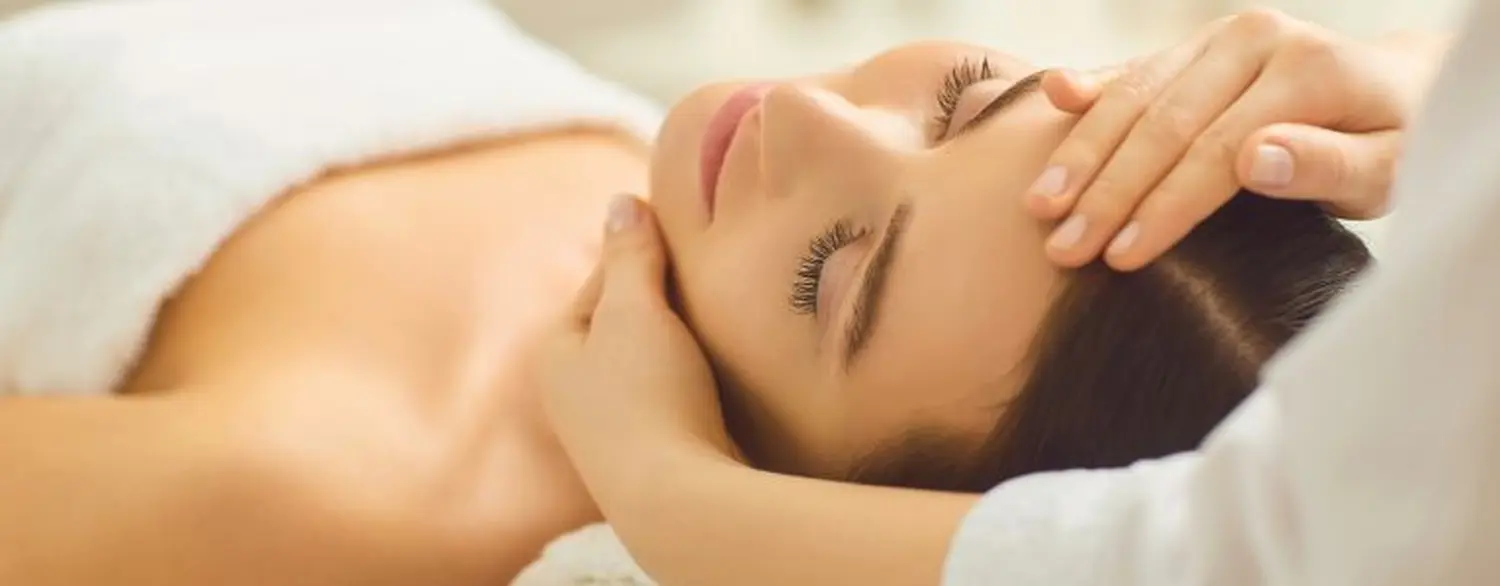 Kopf- & Gesichts-Massage im Wellnesszentrum Unterhaching