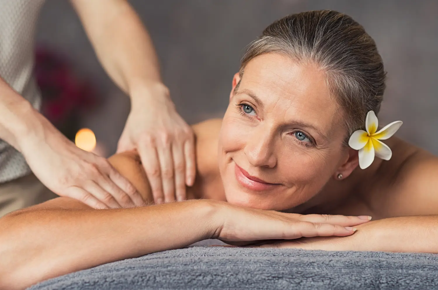 Frau immer Massage im Spa
